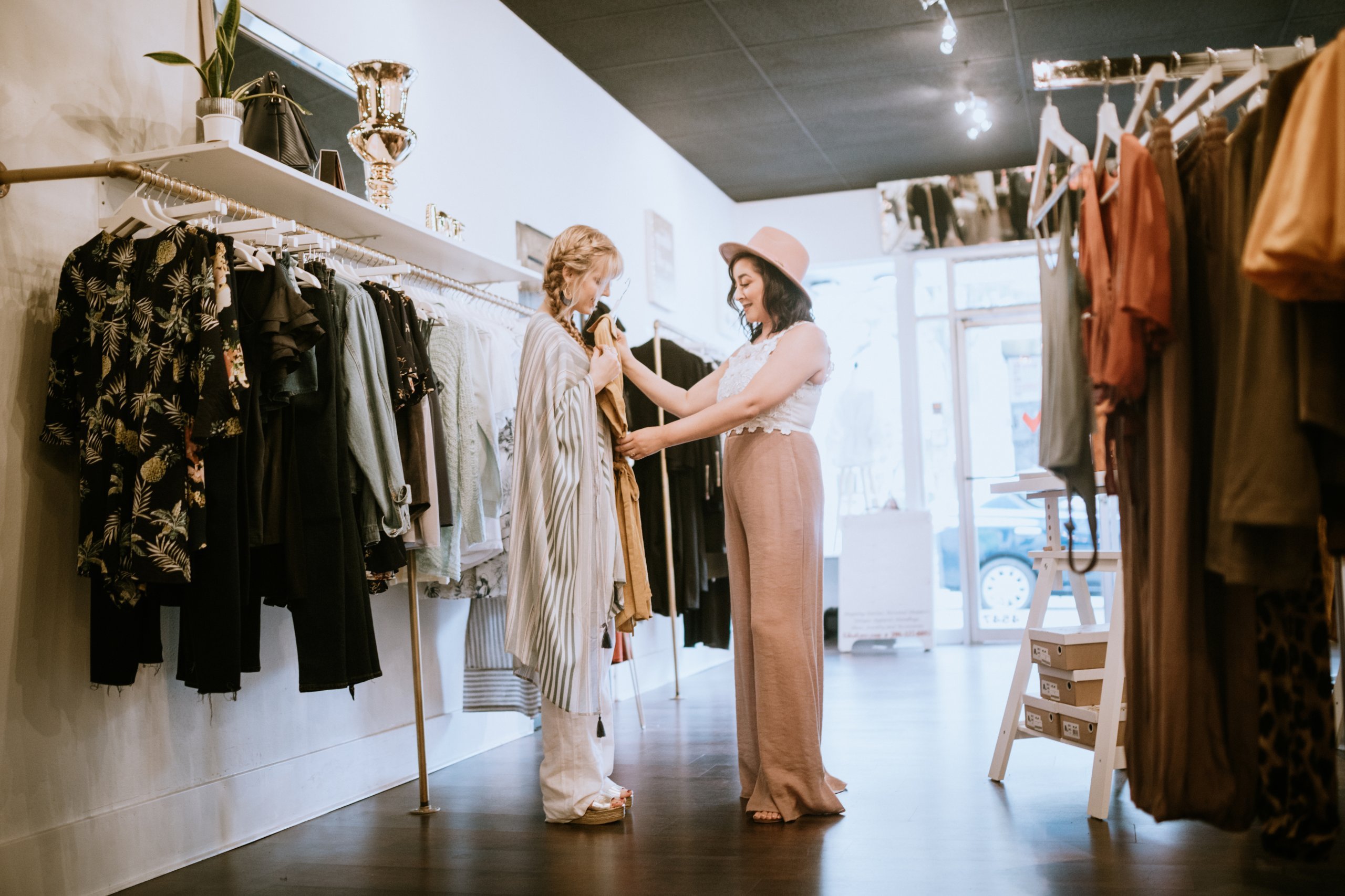 How can you Stock Wholesale Women's Clothing in your Retail Store?